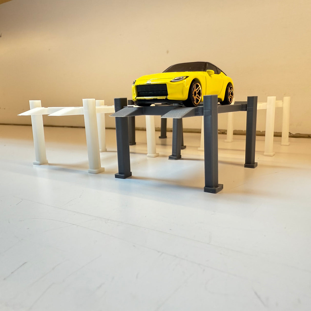 Hot Wheels 4 Post Lift (Set of 4)