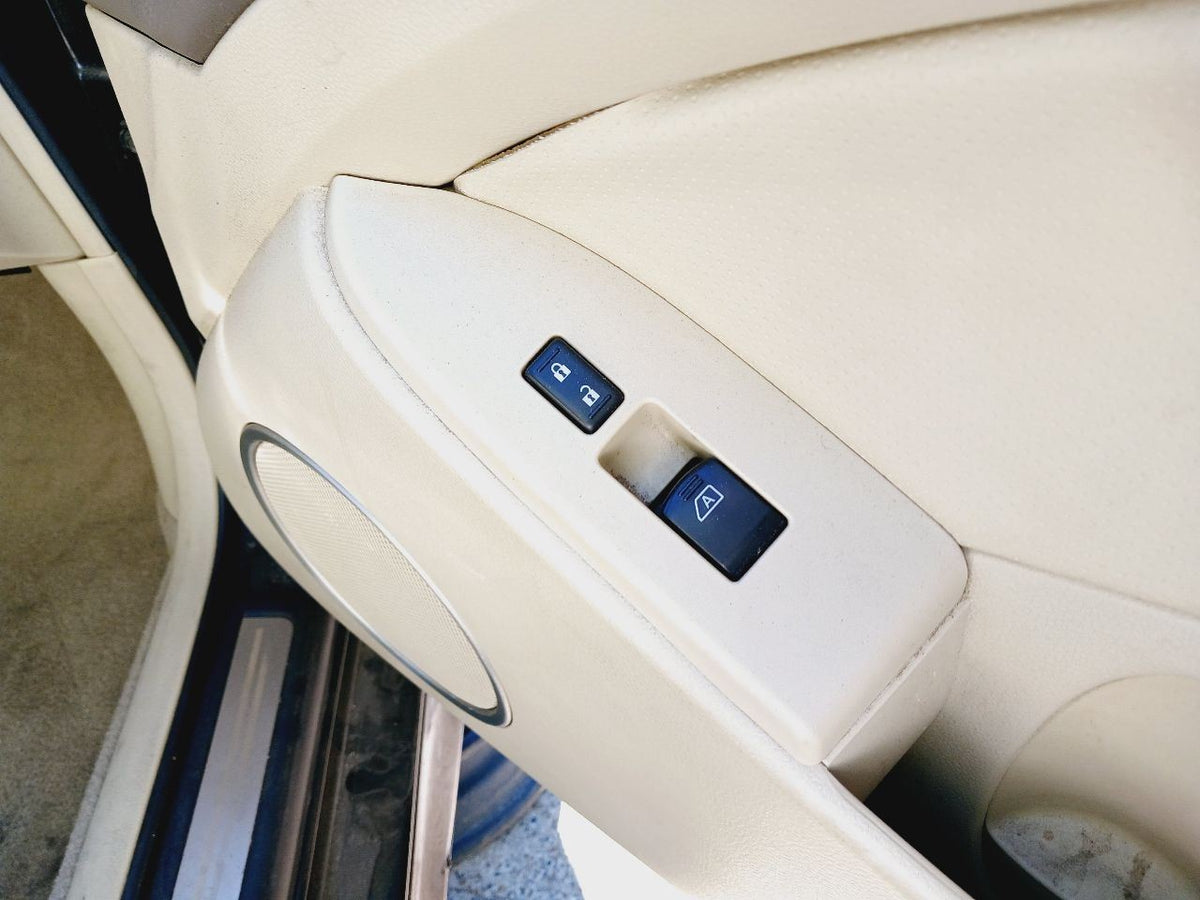 F/R DOOR WINDOW SWITCH - TAN(C)
