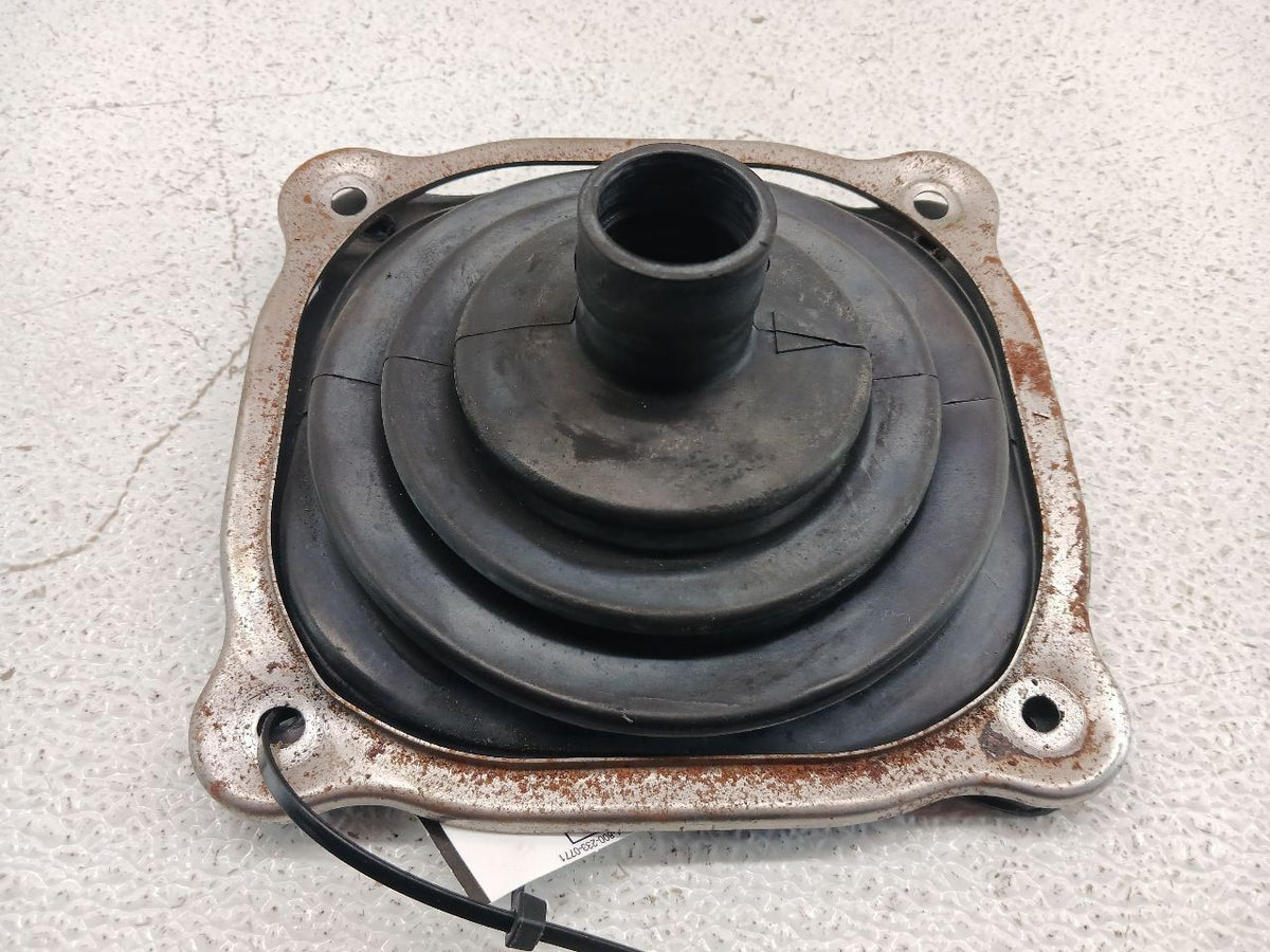 M/T- SHIFT BOOT