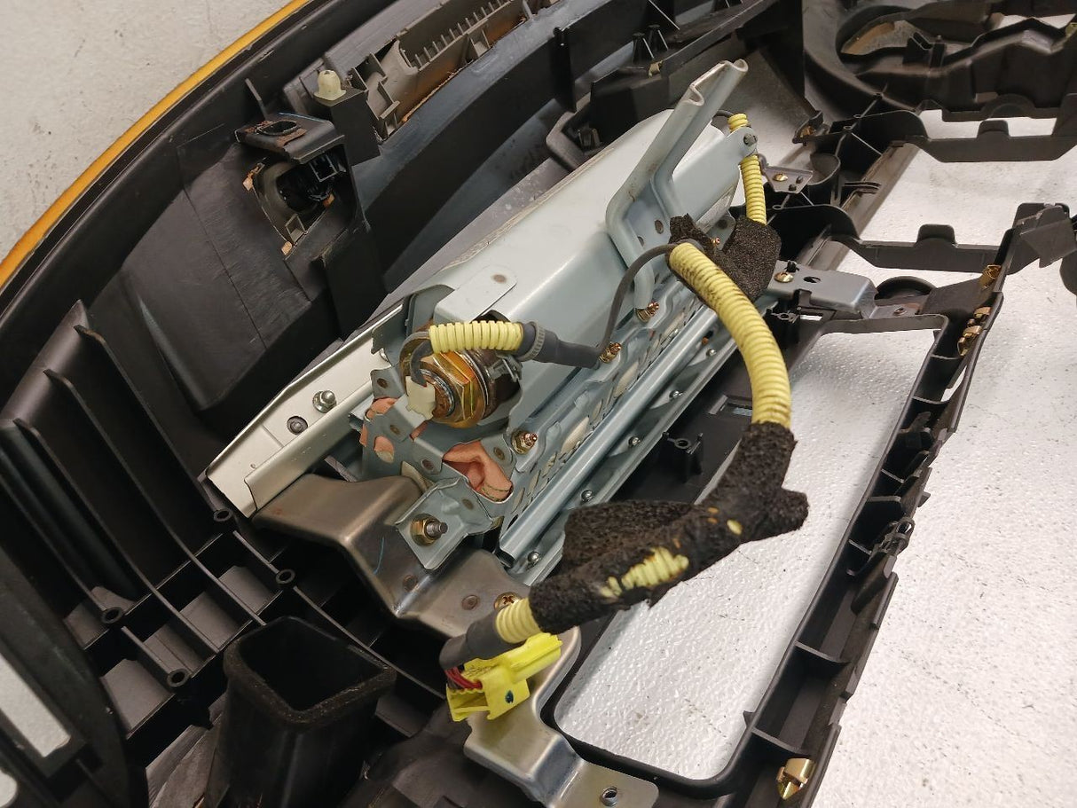 03-04 INFINITI G35 Coupe Dashboard Assembly Sage/S OEM 68200AM600 