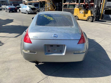 03-05 NISSAN 350Z Driver Front Bumper Marker Reflector OEM 26145-CD000