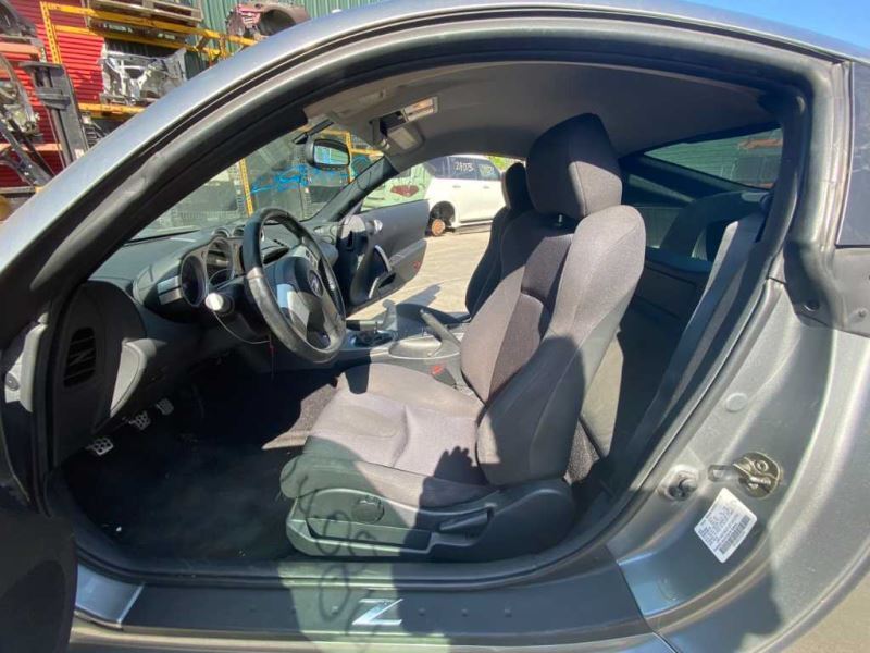 03 NISSAN 350Z Rear Bumper Reinforcement Bracket Pair OEM 85210-CD015