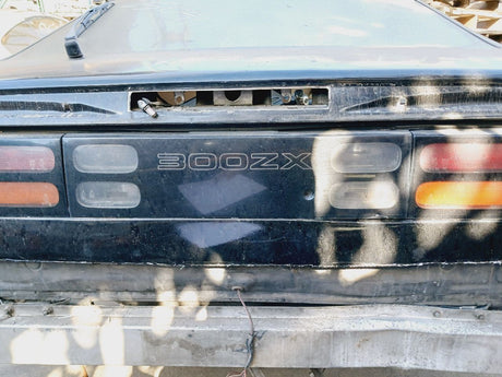 90-94 NISSAN 300ZX Center Tail Light Panel Reverse Finisher OEM 2654030P00