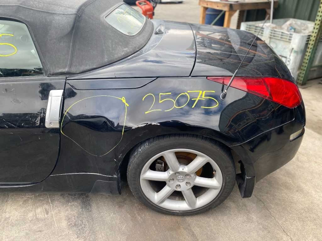 03-04 NISSAN 350Z Passenger Side View Mirror Black/KH3 OEM K6301CD060