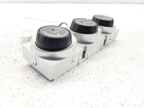 03 Nissan 350z Temperature Control Dials OEM 27500CD000