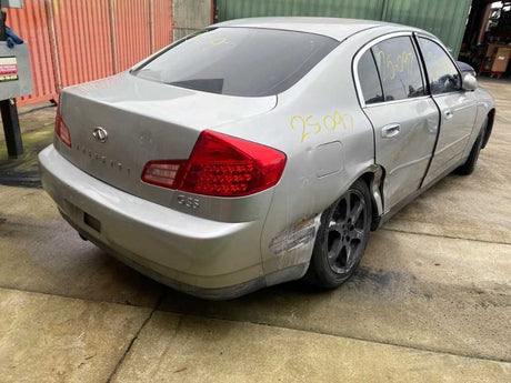 03 INFINITI G35 Sedan Ignition Switch w/ Key OEM D8700AL527