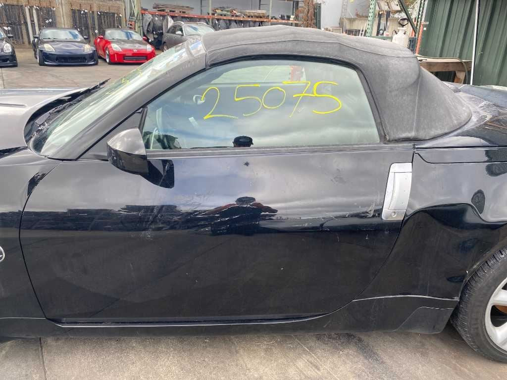 03-04 NISSAN 350Z Front Driver Door Trim Panel Black/G OEM 80901-CD000