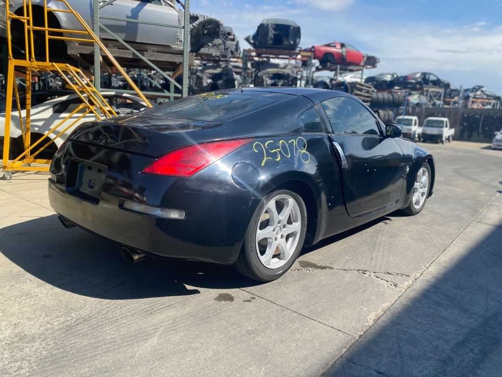 03-04 NISSAN 350Z Passenger Side View Mirror Black/KH3 OEM K6301CD060