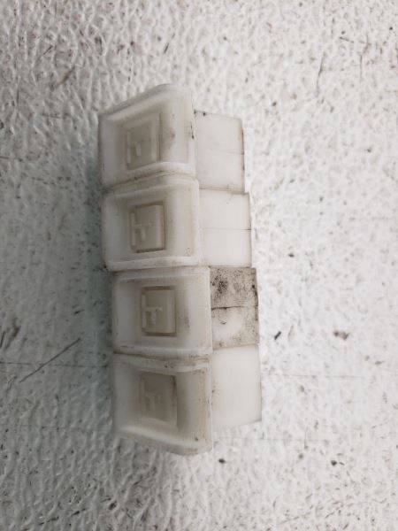 03-05 NISSAN 350Z Center Bumper Clips X4 OEM 85284-AD501