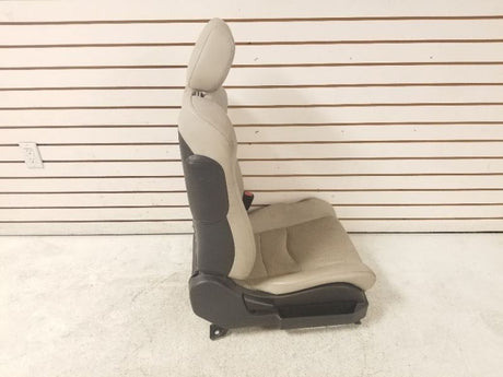 03-04 NISSAN 350Z Coupe Front Passenger Bucket Seat Leather Grey/K EOM87400CD010