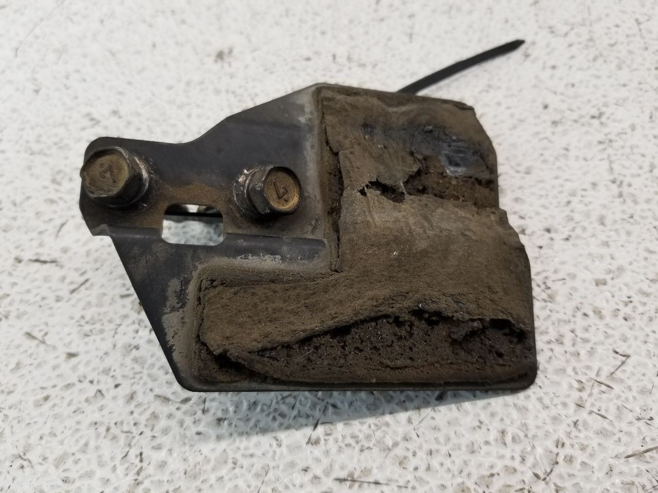 03-05 NISSAN 350Z Clutch Slave Cylinder Cover Bracket OEM – Sac