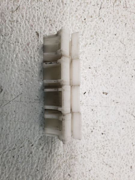 03-05 NISSAN 350Z Center Bumper Clips X4 OEM 85284-AD501