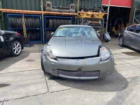 03-05 NISSAN 350Z Driver Front Bumper Marker Reflector OEM 26145-CD000