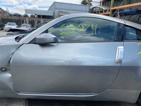 03-05 NISSAN 350Z Driver Front Bumper Marker Reflector OEM 26145-CD000