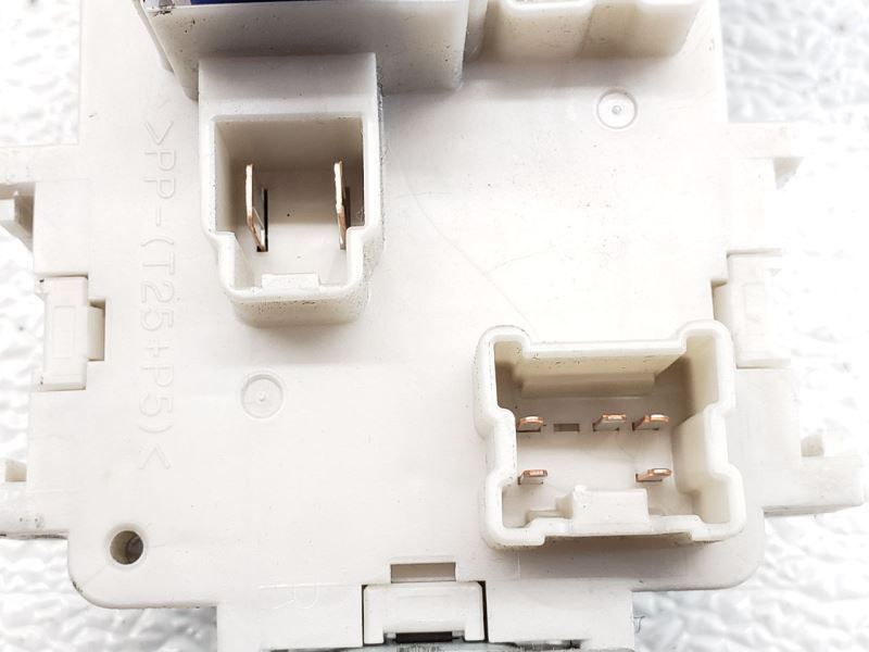 03-04 Nissan 350z Driver Kick Panel Fuses OEM 24350AM600