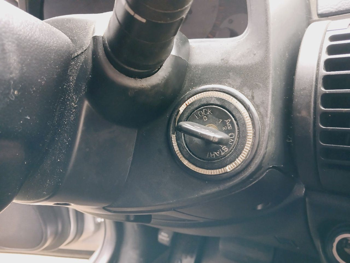 03 INFINITI G35 Sedan Ignition Switch w/ Key OEM D8700AL527