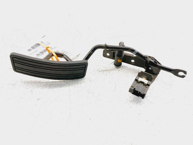 86-89 Nissan 300ZX Accelerator Pedal A/T OEM 1800521P05