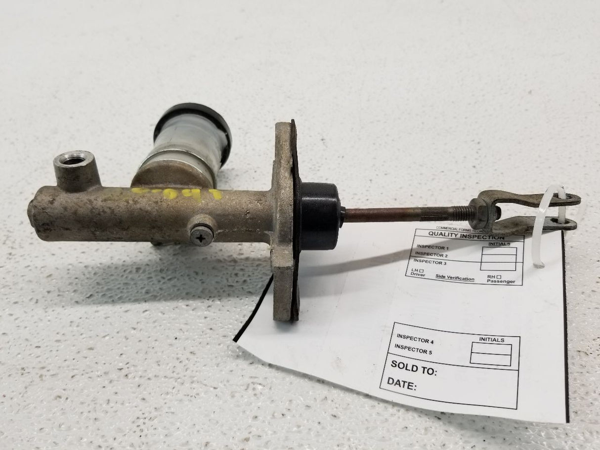1991 NISSAN 300ZX NA Clutch Master Cylinder OEM 3061030P53