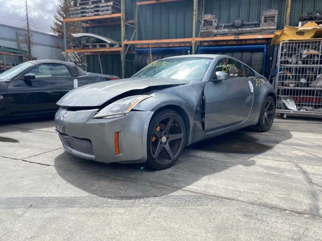 03-05 NISSAN 350Z Driver Front Bumper Marker Reflector OEM 26145-CD000