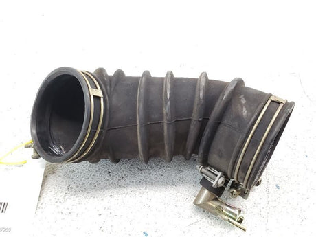 84-86 Nissan 300ZX Air Tube to Throttle OEM 1657711P10