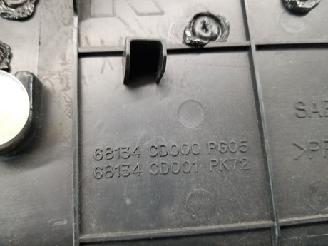 03-05 NISSAN 350Z Console Padded Trim Pair Black/G OEM 68135CD000