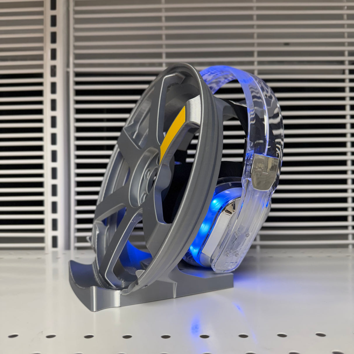 TE37 Tester Version Headphone Stand + Phone Stand