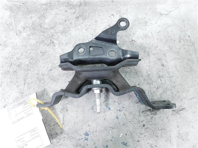 F/L ENGINE MOUNT INSULATOR TRANSMISI