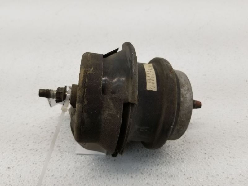 AWD- FRONT ENGINE MOUNT INSULATOR