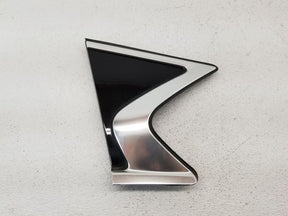 R/L QUARTER PANEL TRIM *