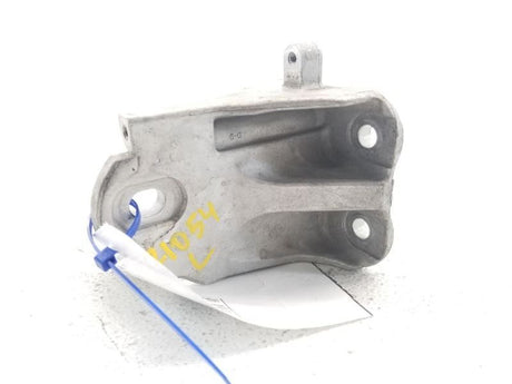 F/L ENGINE MOUNT BRACKET