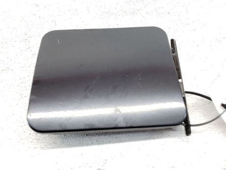SDN- FUEL FILLER DOOR - BLACK(KH3)