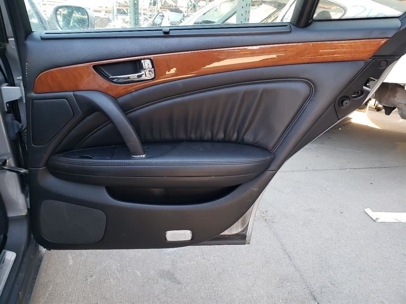 R/R DOOR TRIM PANEL - BLACK(G)