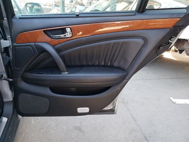 R/R DOOR TRIM PANEL - BLACK(G)