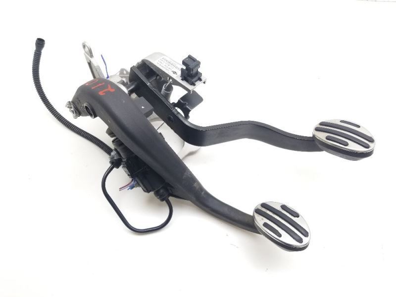 BRAKE, CLUTCH PEDAL