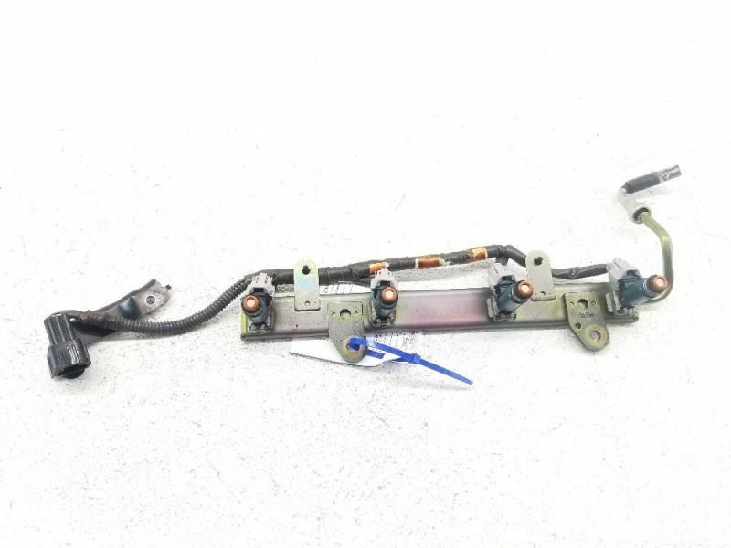 FUEL INJECTORS W/ RAIL