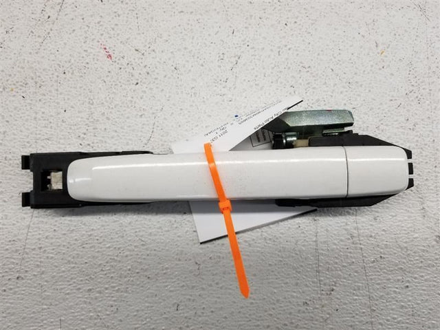 R/L EXT DOOR HANDLE - WHITE(QAA)