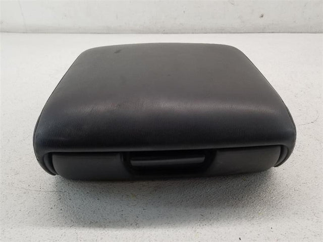 CENTER ARMREST -- BLACK(G)
