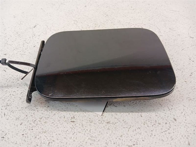 SDN- FUEL FILLER DOOR - BLACK(KH3)
