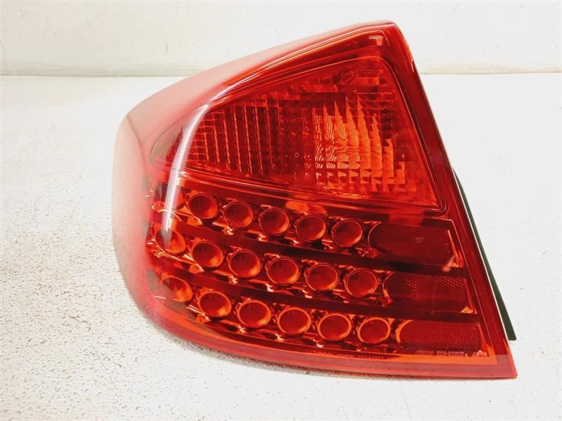 SDN, R/L TAILLAMP QRTR MTD