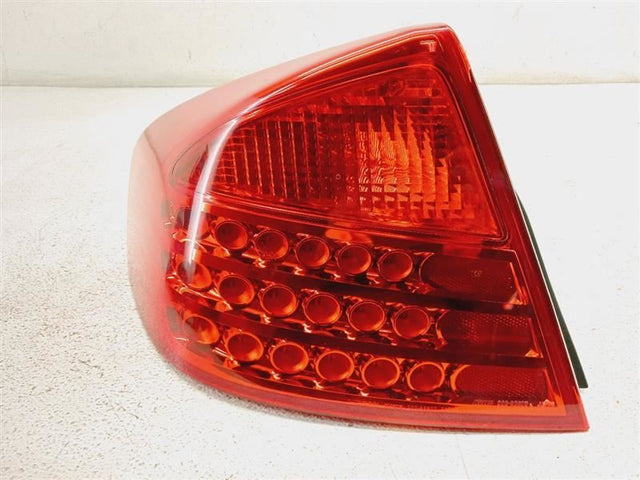 SDN, R/L TAILLAMP QRTR MTD