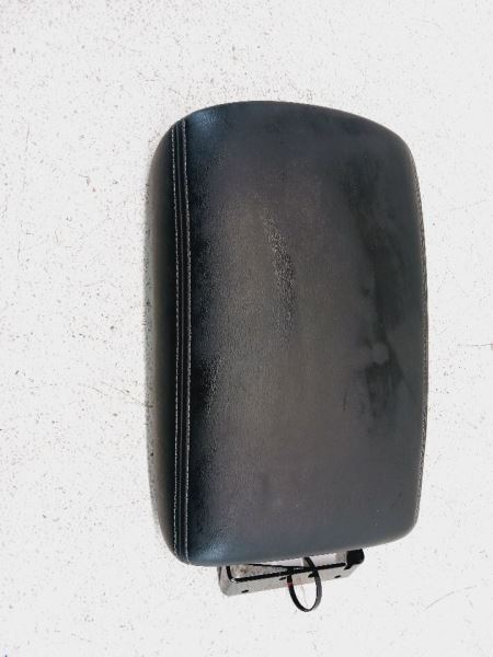 CENTER ARMREST- BLACK(G)