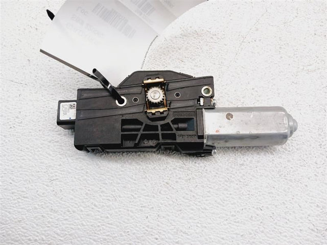 SUN ROOF MOTOR 11/15
