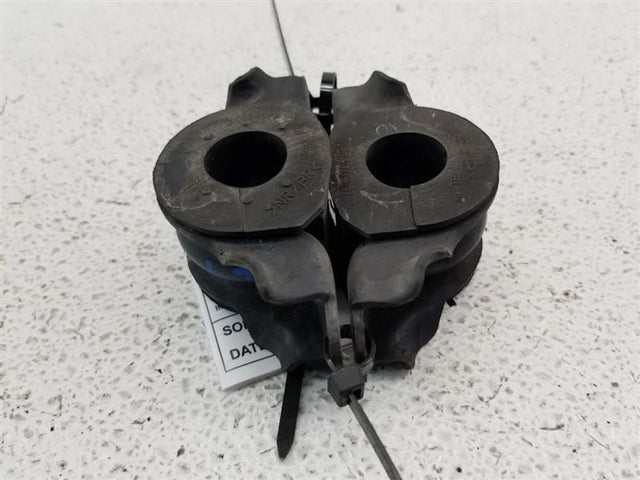 RWD, REAR BUSHING/BRACKETS X2