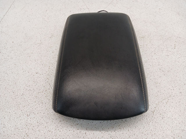 CENTER ARMREST - BLACK(G)