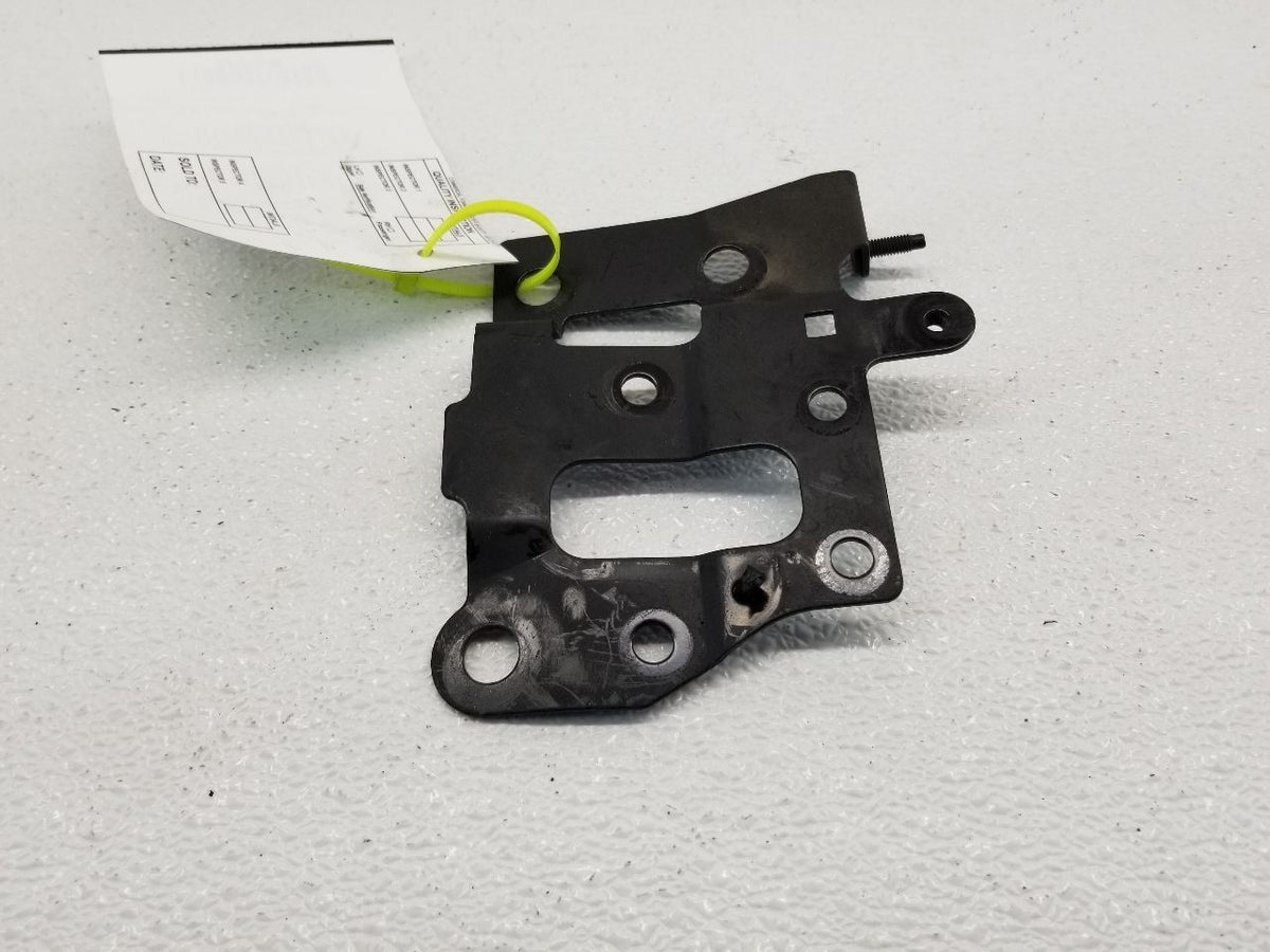 F/L HOOD LATCH BRACKET
