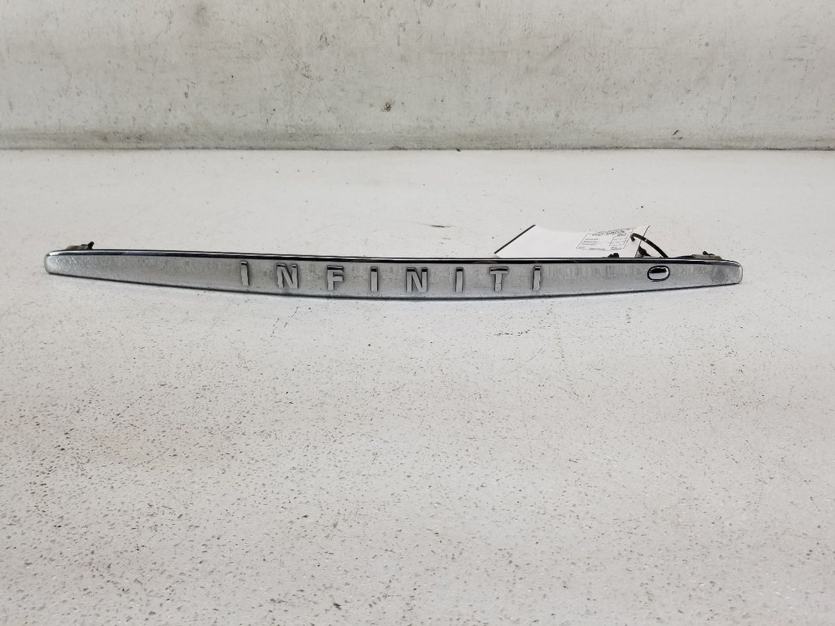 REAR CHROME TRIM "INFINITI"