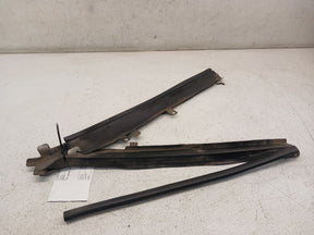 FENDER/HOOD SEALS X2