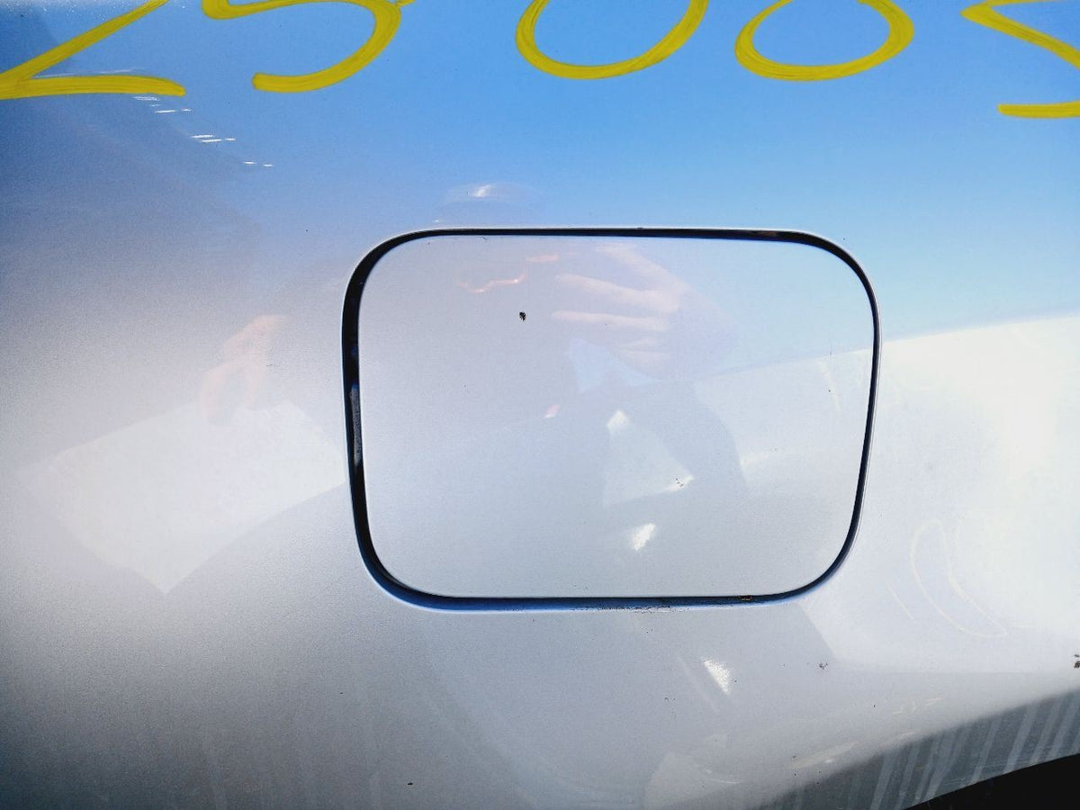 SDN- FUEL FILLER DOOR - SILVER(K23)