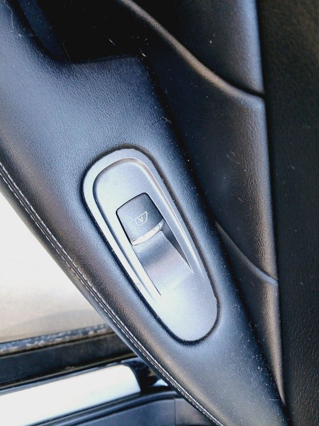 R/L DOOR WINDOW SWITCH - BLACK(G)