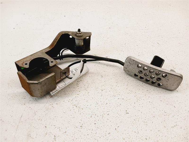 A/T- ACCELERATOR PEDAL